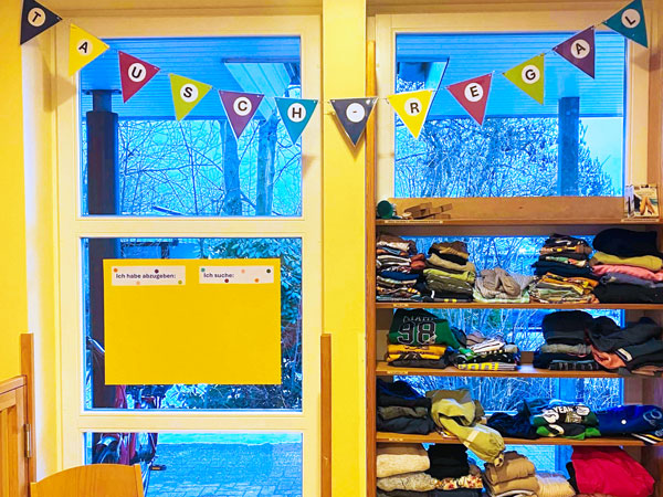 Tauschregal in der Kita Rellingen